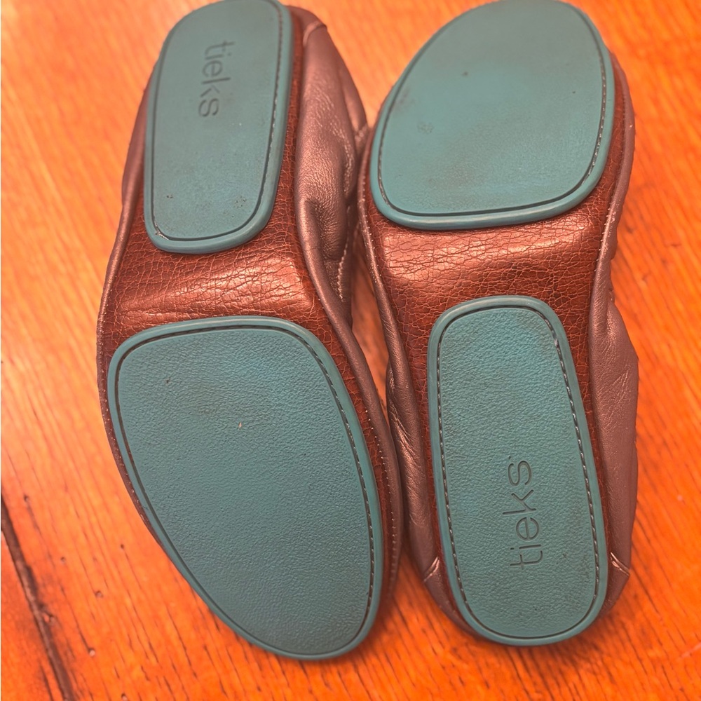 Women size 8 Tieks by Gavrieli silver gray metallic pewter leather ballet flats - Picture 4 of 6